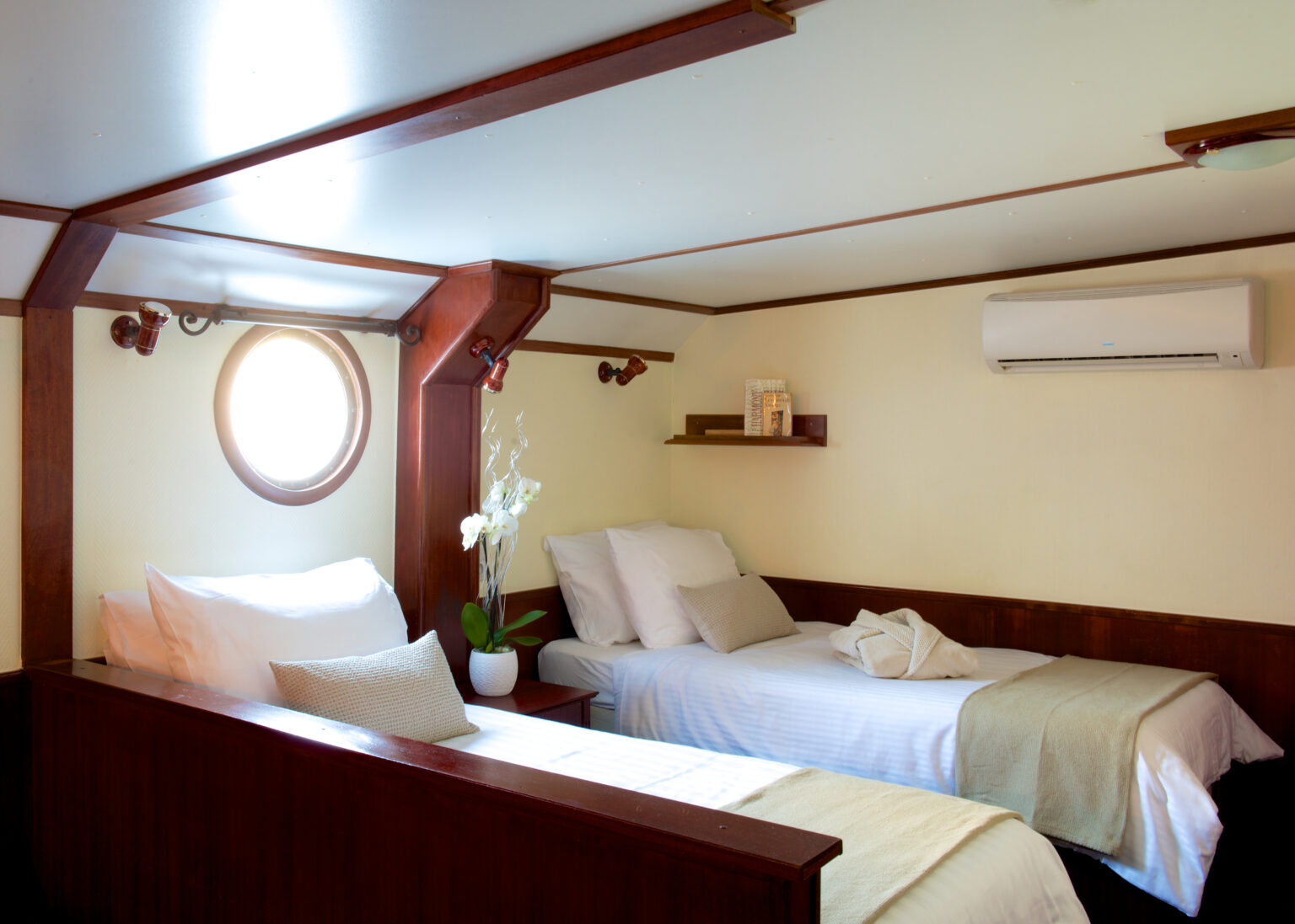 Cabine triple du pont inférieur avec hublot