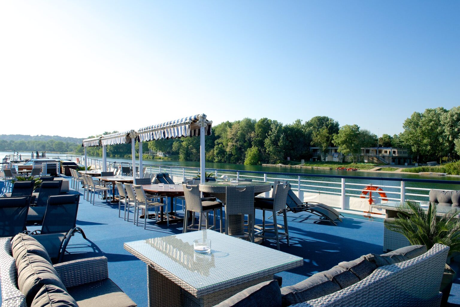 Terrasse et salon
